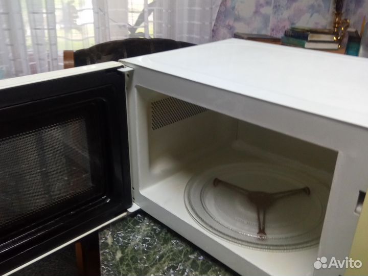 Микроволновка LG MS-1724W