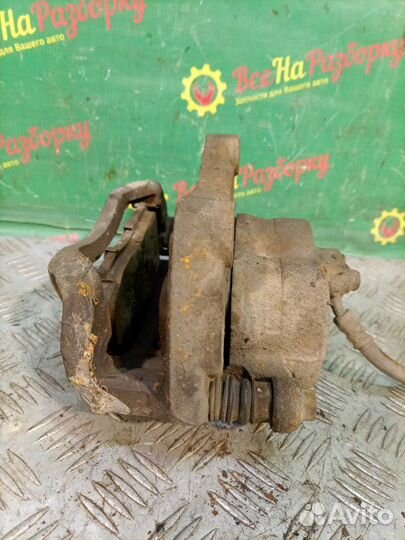 Суппорт передний левый Nissan Pathfinder 2.5DT