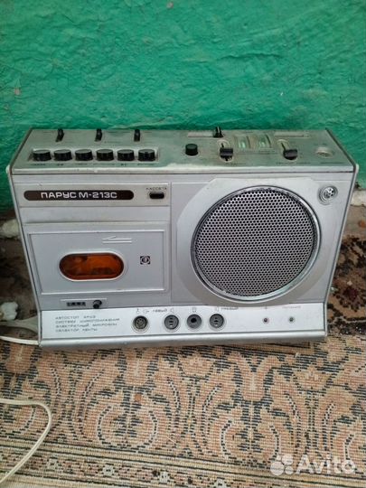 Кассетный магнитофон