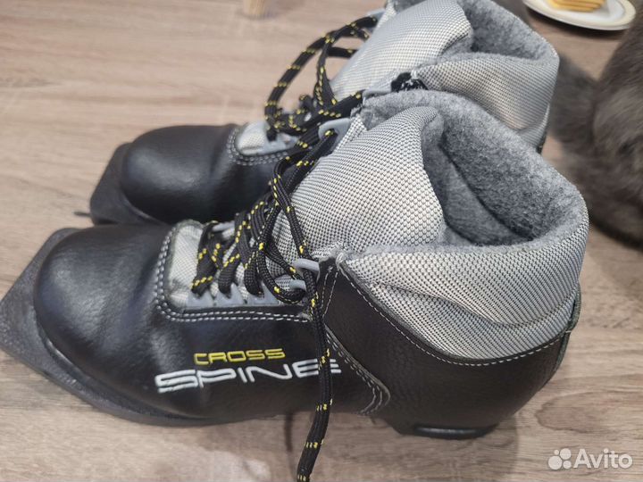 Лыжные ботинки