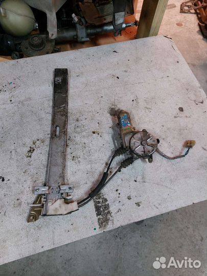 Стеклоподъемник задний правый kia sportage 1