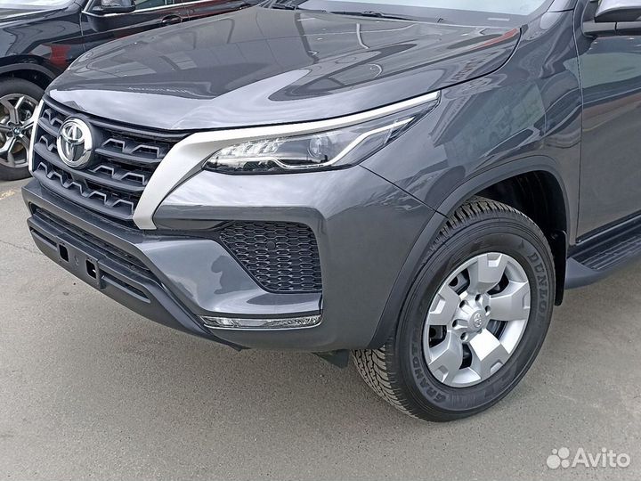 Toyota Fortuner 2.4 AT, 2022, 30 км