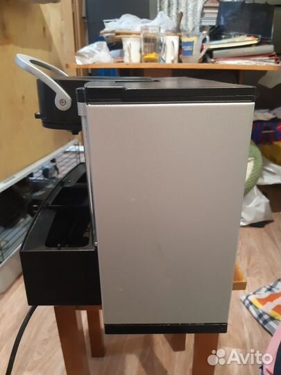 Кофемашина Nespresso Professional ES100