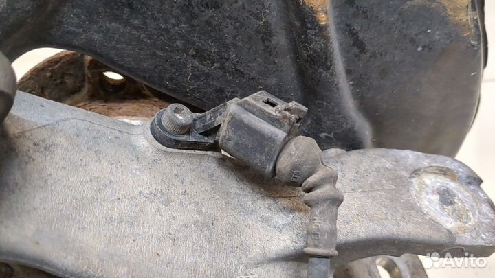 Ступица (кулак, цапфа) левая задняя Audi A8 (D4)