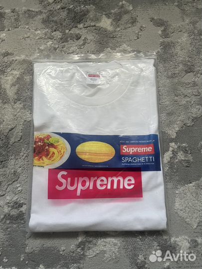 Футболка supreme