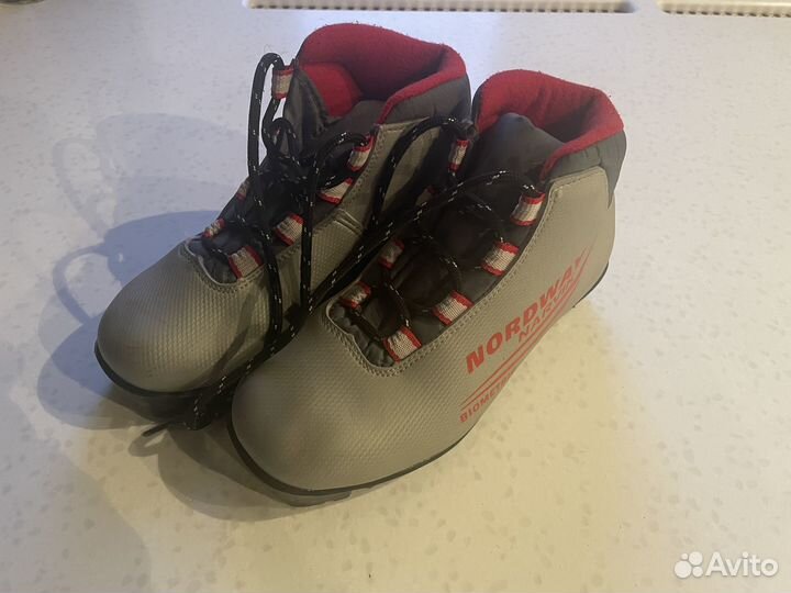 Лыжные ботинки