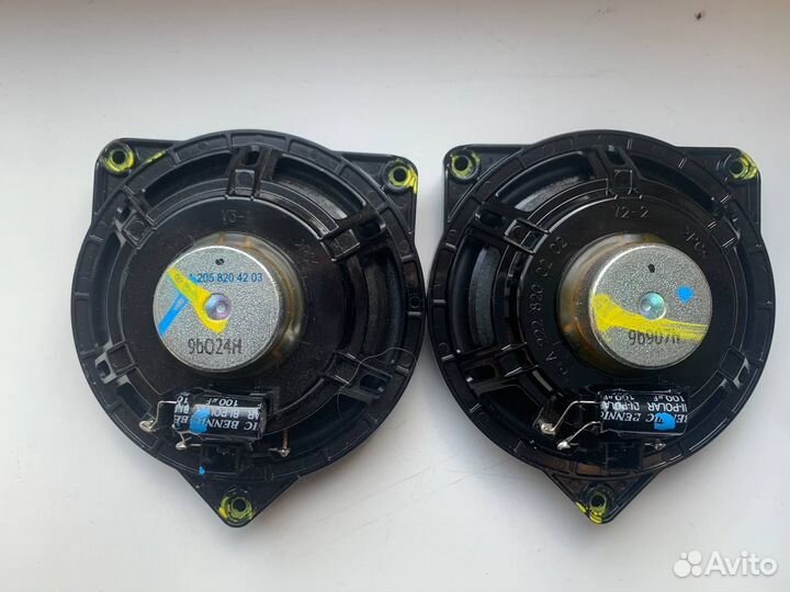 Динамики из Mercedes с200