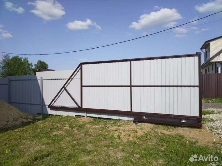 Монтаж забора из профнастила и сетка рабица