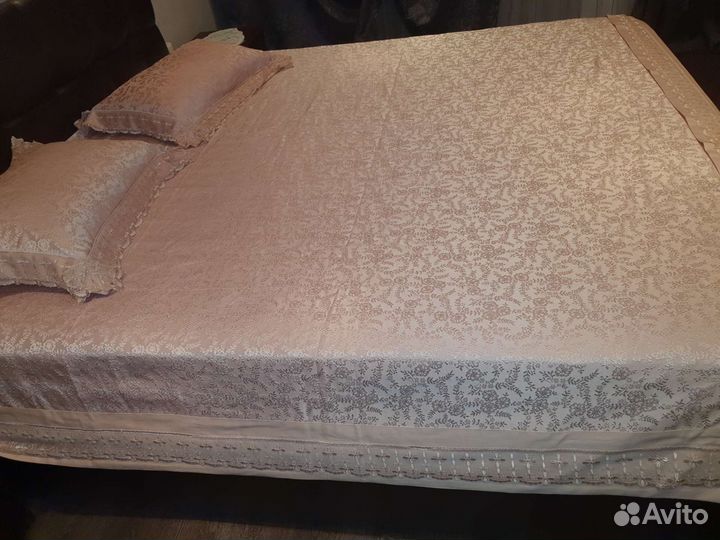 Покрывало на 2 х спальную кровать бу