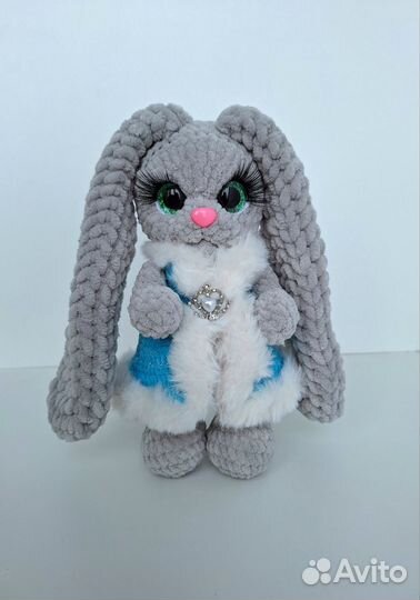 Вязаный заяц. Игрушка заяц ручной работы