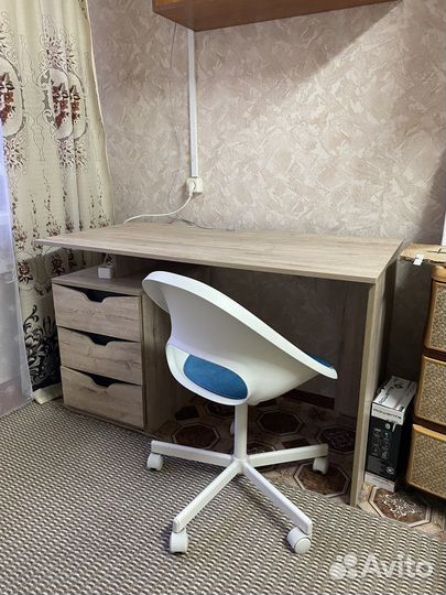 Письменный стол