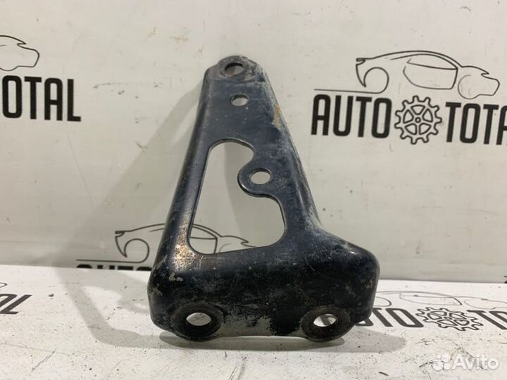 Кронштейн впускного коллектора Toyota Corolla 150