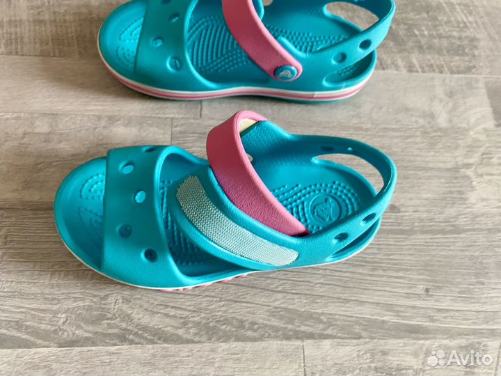 Сандалии crocs для девочки