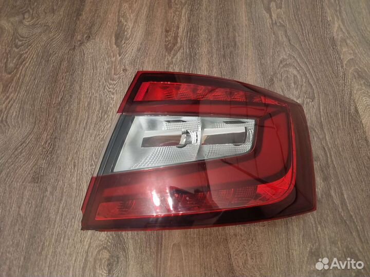 Фонарь задний правый Skoda Octavia A7
