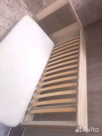 Кровать с матрасом бу