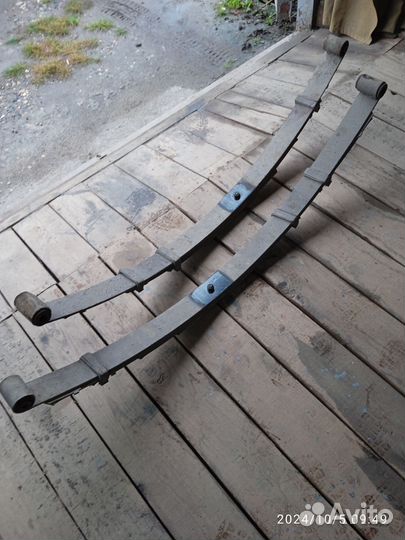 Рессоры 5-ти листовые. Газ 31105.2-е штуки