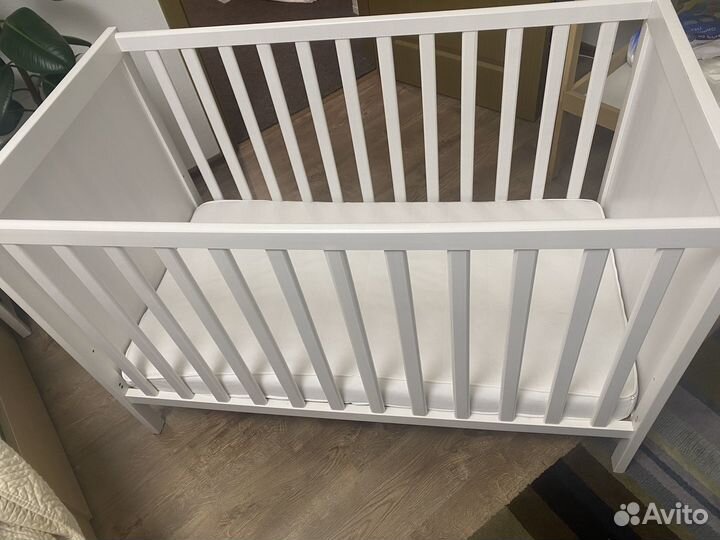 Детская кроватка IKEA с матрасом