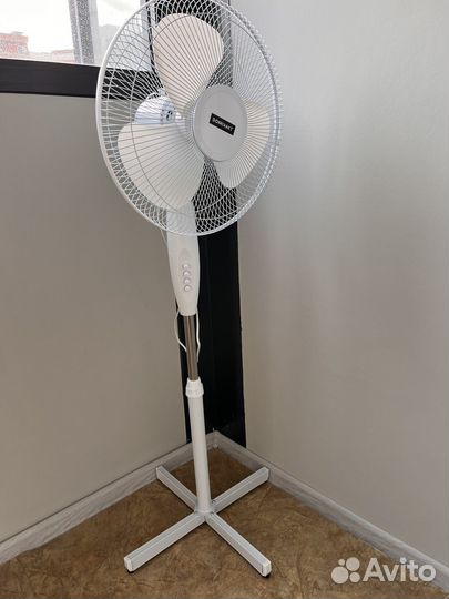 Вентилятор напольный Dominant