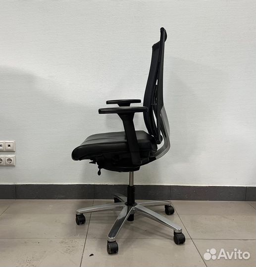 Кожаное кресло руководителя (Германия)