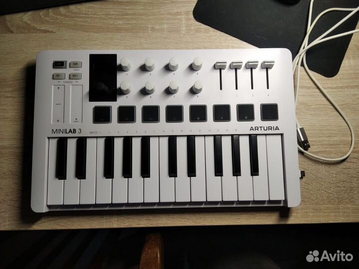 Midi клавиатура Arturia Minilab 3