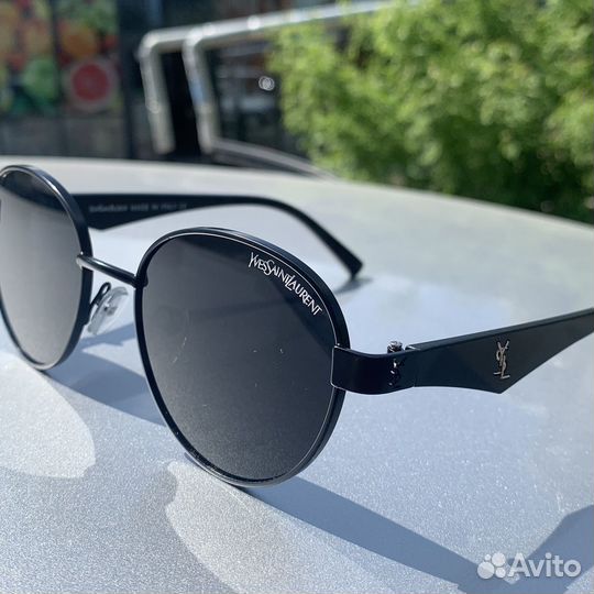 Солнцезащитные очки YSL