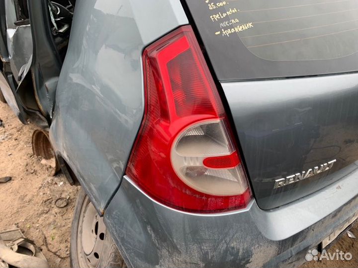 Стоп-сигнал левый Renault Sandero 1.6 2010