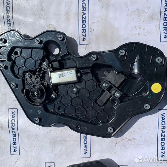 Доводчик двери audi A8 D4