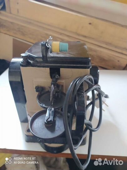 Продам скорняжную машинку