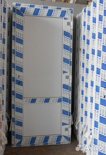 Двери алюминиевые готовые