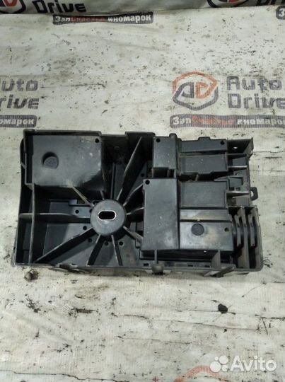 Корпус блока предохранителей Chevrolet Cruze J300