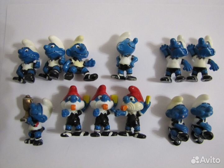 Киндер смурфы- футболисты