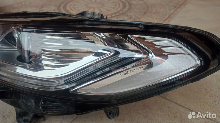 Фара Ford Mondeo 5