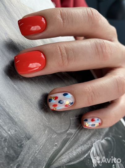 Модель на маникюр+гель-лак