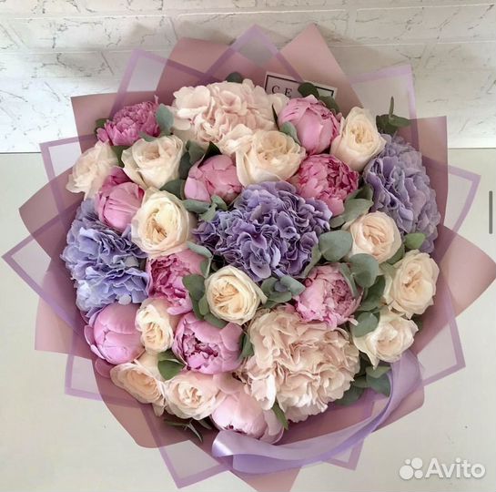 Пионы, гортензии и эвкалипта, пионовидных роз