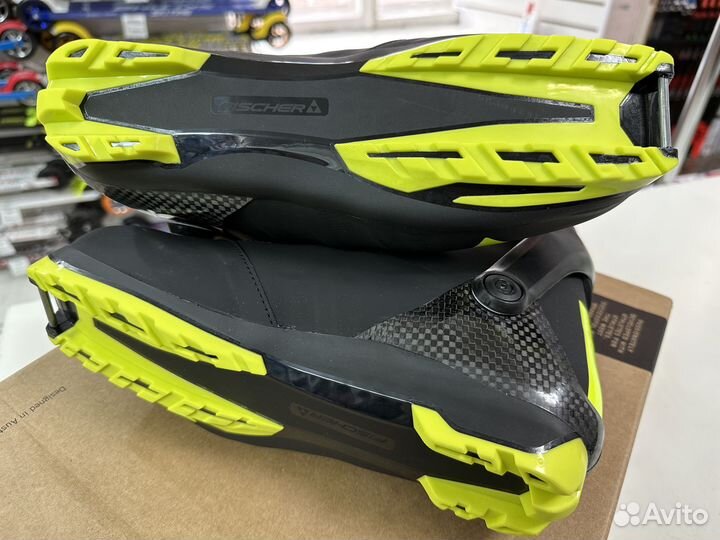 Лыжные ботинки Fischer Carbon Skate 22/23