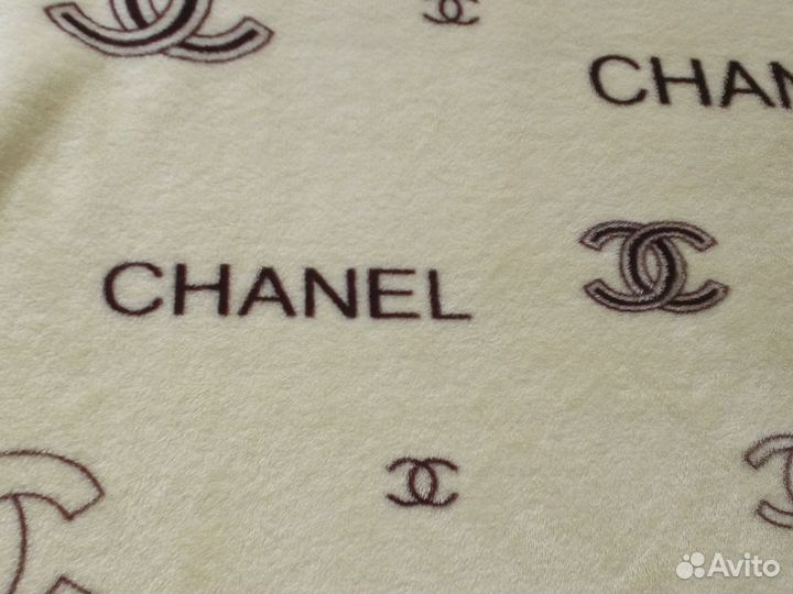 На кроватку покрывало 150х200см