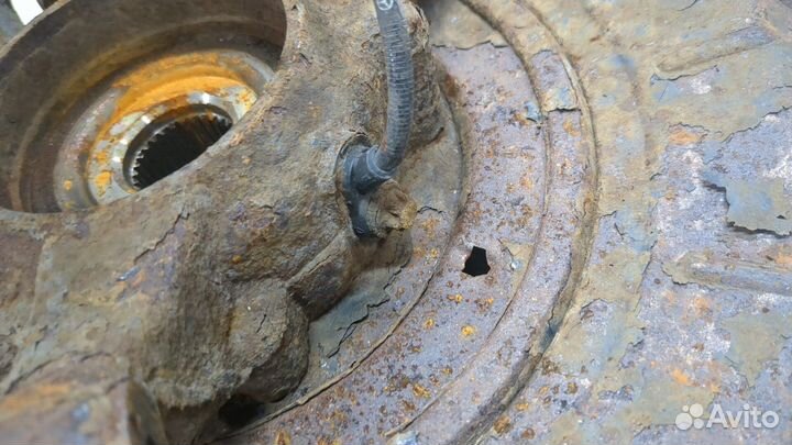 Ступица (кулак, цапфа) правая задняя Mercedes ML W164