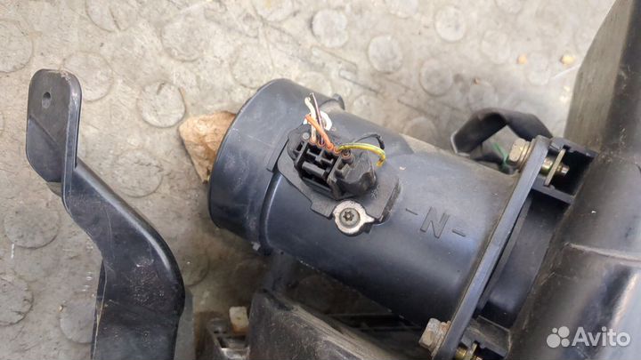 Корпус воздушного фильтра Nissan X-Trail (T30)