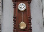Большие антикварные часы Gustav Bekker