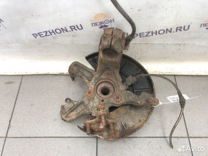 Кулак поворотный передний правый Skoda Octavia