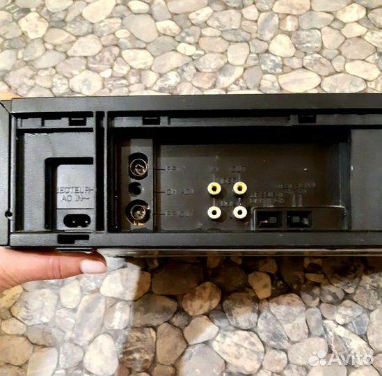 Видеомагнитофон Panasonic и магнитофон