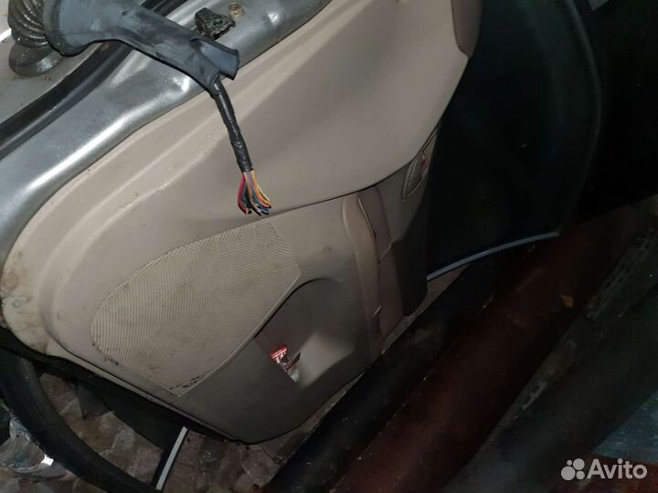 Светлые обшивки карты дверей лансер 9 правый руль