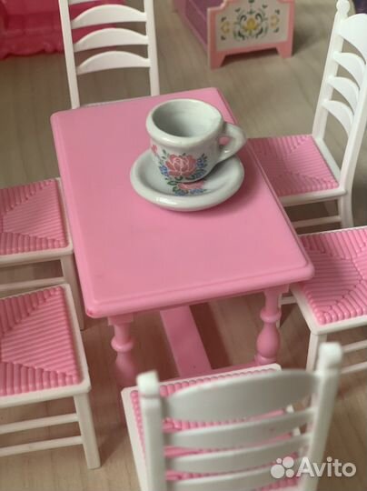 Набор кукольной мебели с посудой