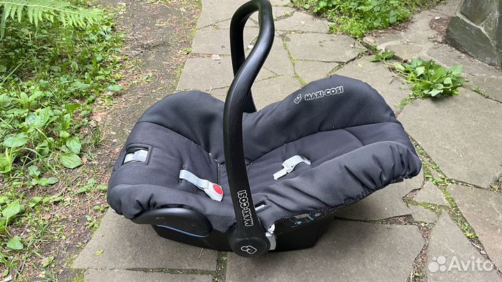 Автомобильное детское кресло maxi cosi