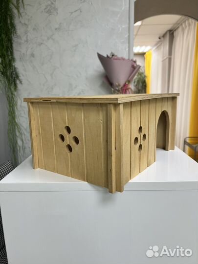 Деревянный домик для ежика или мелкого грызуна