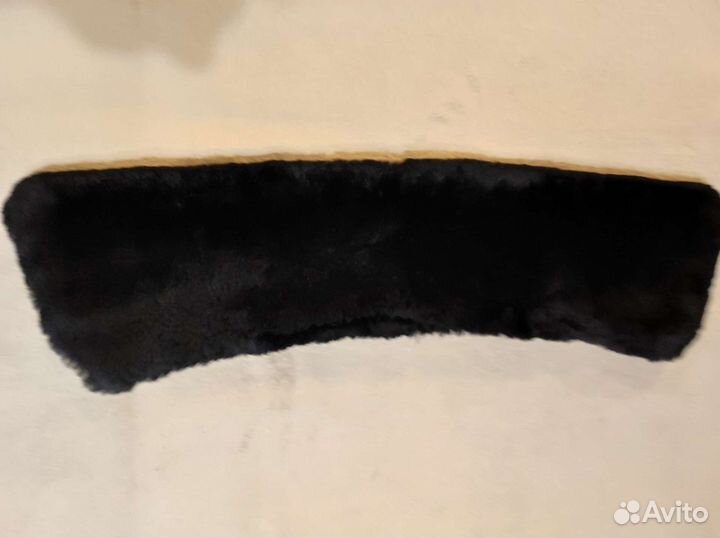 Меховой воротник черный