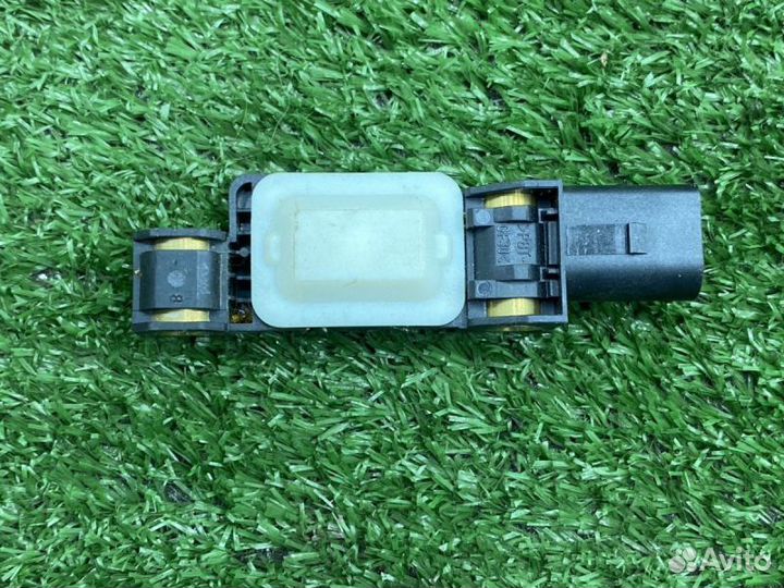 Датчик SRS VAG audi a4 b6 Боковой 2183