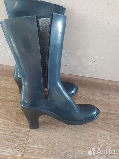 Резиновые сапоги