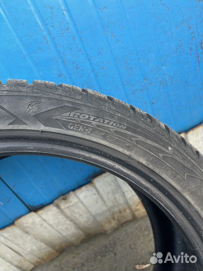 Goodyear UltraGrip 245/40 R18 97W