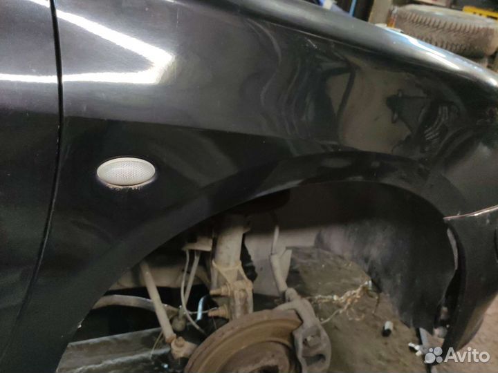 Крыло переднее правое Peugeot 307
